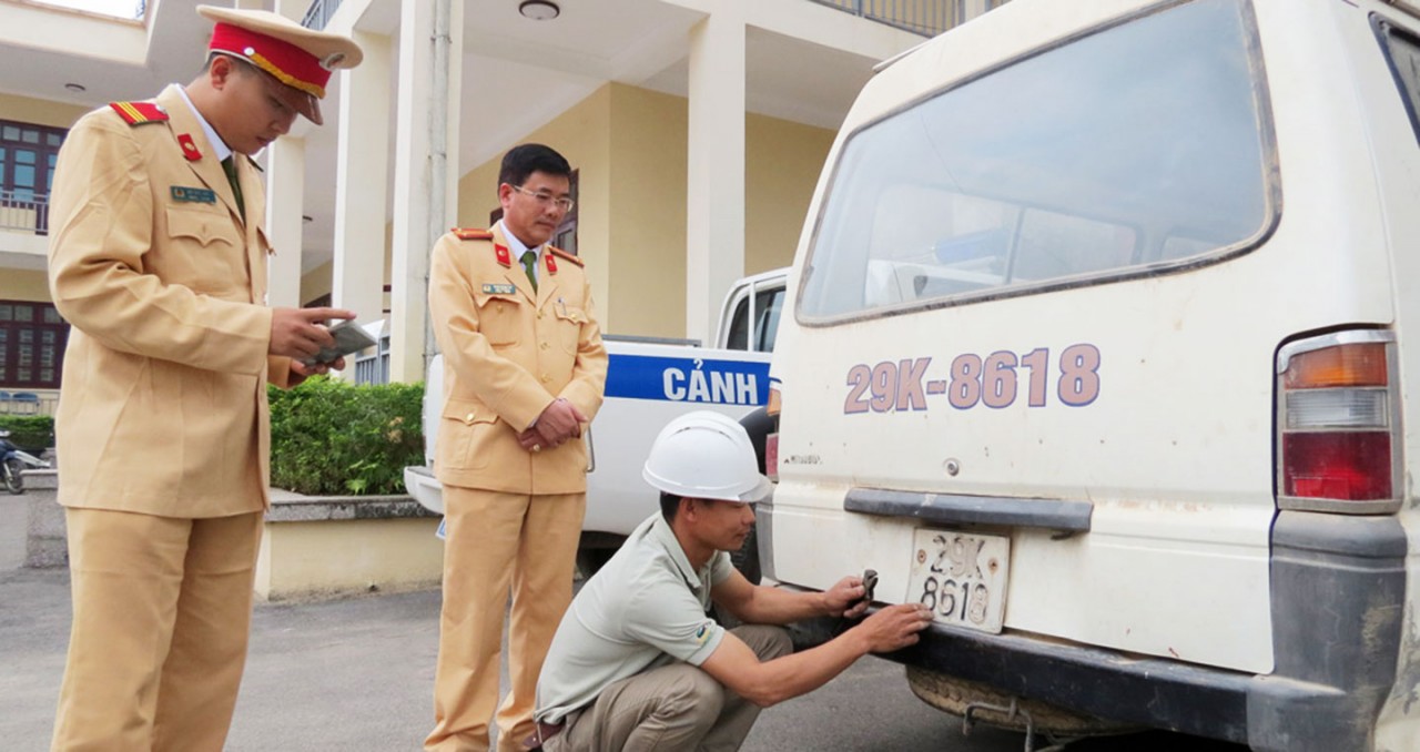 Từ 21/5, công an xã có quyền ''khai tử'' xe quá niên hạn Từ 21/5, công an xã có quyền ''khai tử'' xe quá niên hạn