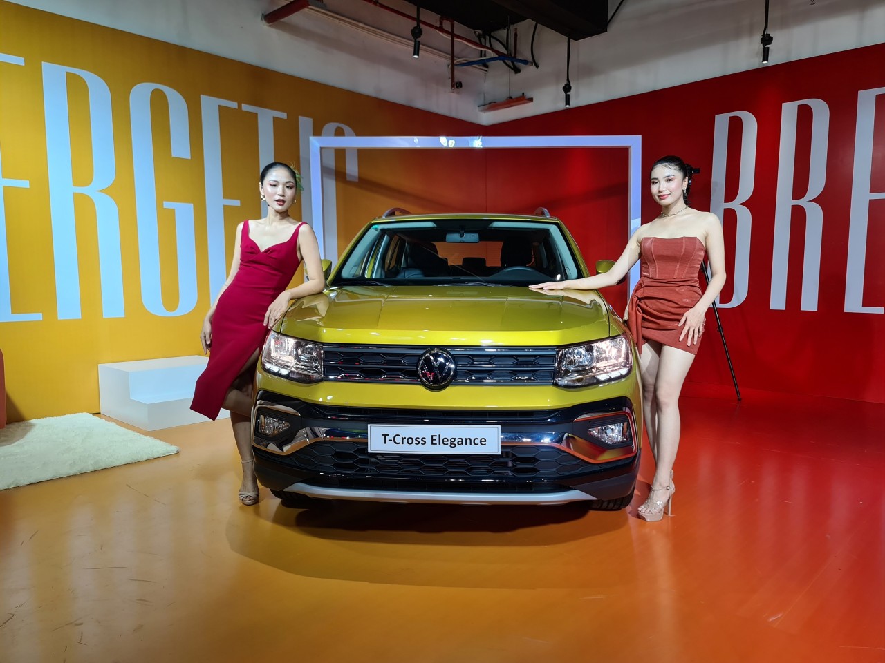 Volkswagen T-Cross ra mắt, giá từ 1,1 tỷ đồng Volkswagen T-Cross ra mắt, giá từ 1,1 tỷ đồng