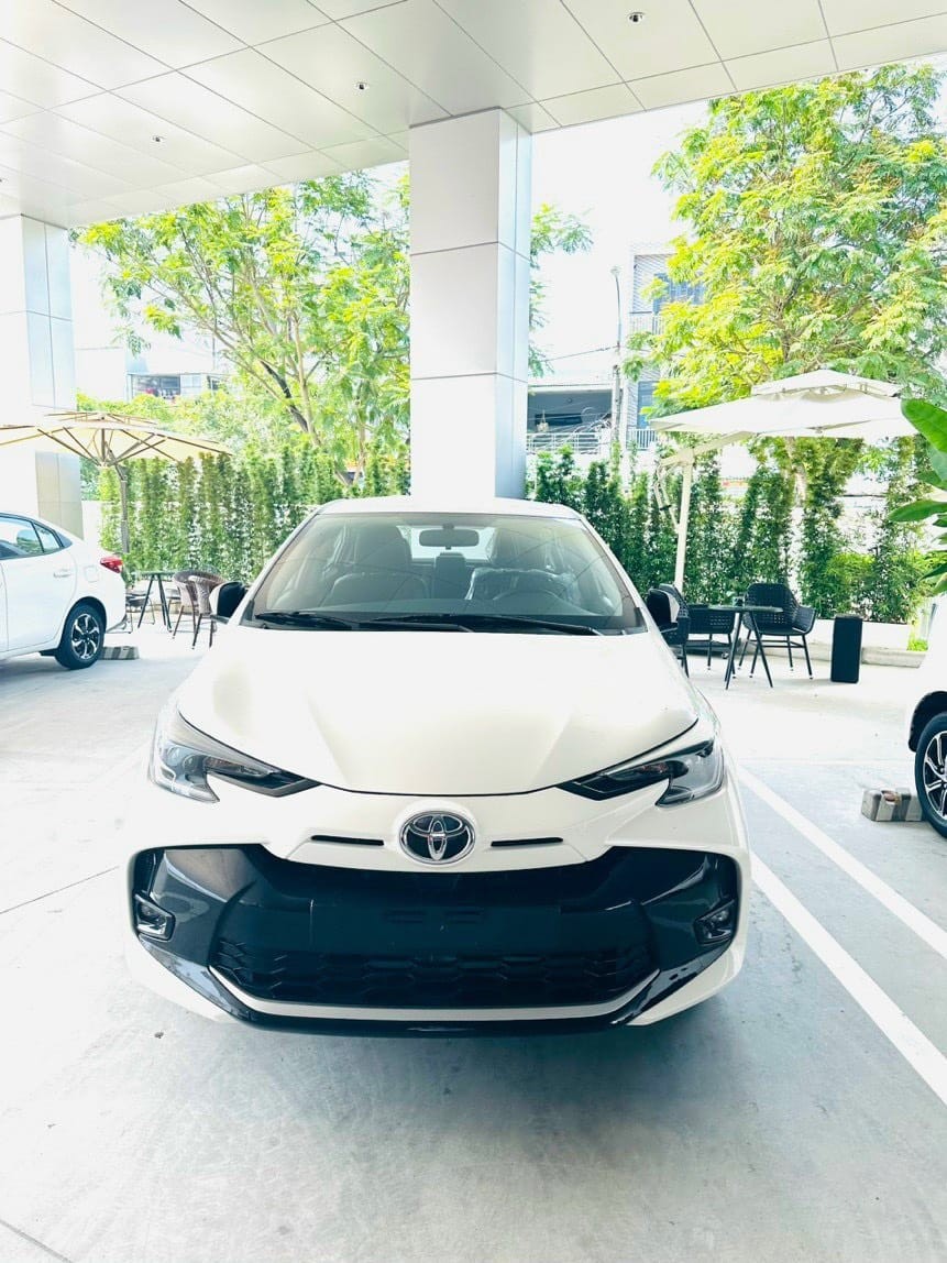 Những chiếc Toyota Vios 2023 đầu tiên bày sẵn ở đại lý, bản G CVT nhiều nâng cấp Những chiếc Toyota Vios 2023 đầu tiên bày sẵn ở đại lý, bản G CVT nhiều nâng cấp