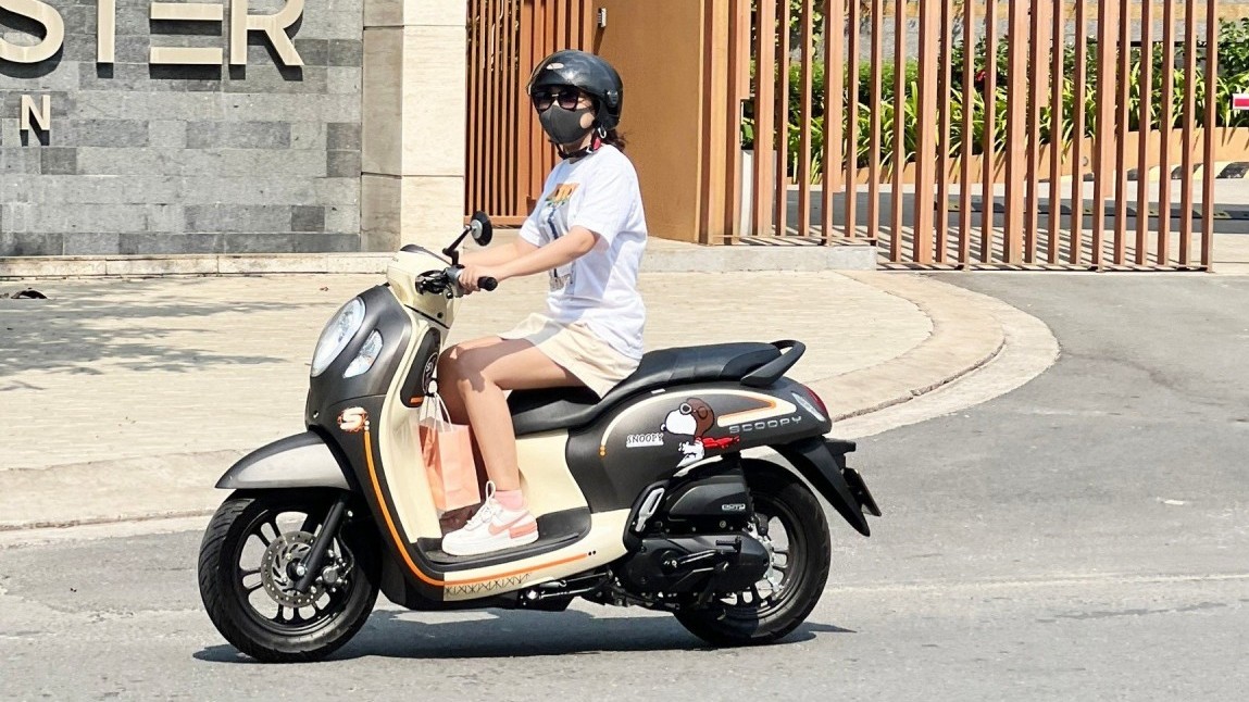 Đánh giá Honda Scoopy của nữ chủ nhân cá tính: Xe kén khách nhưng ai mua rồi sẽ không biết chán