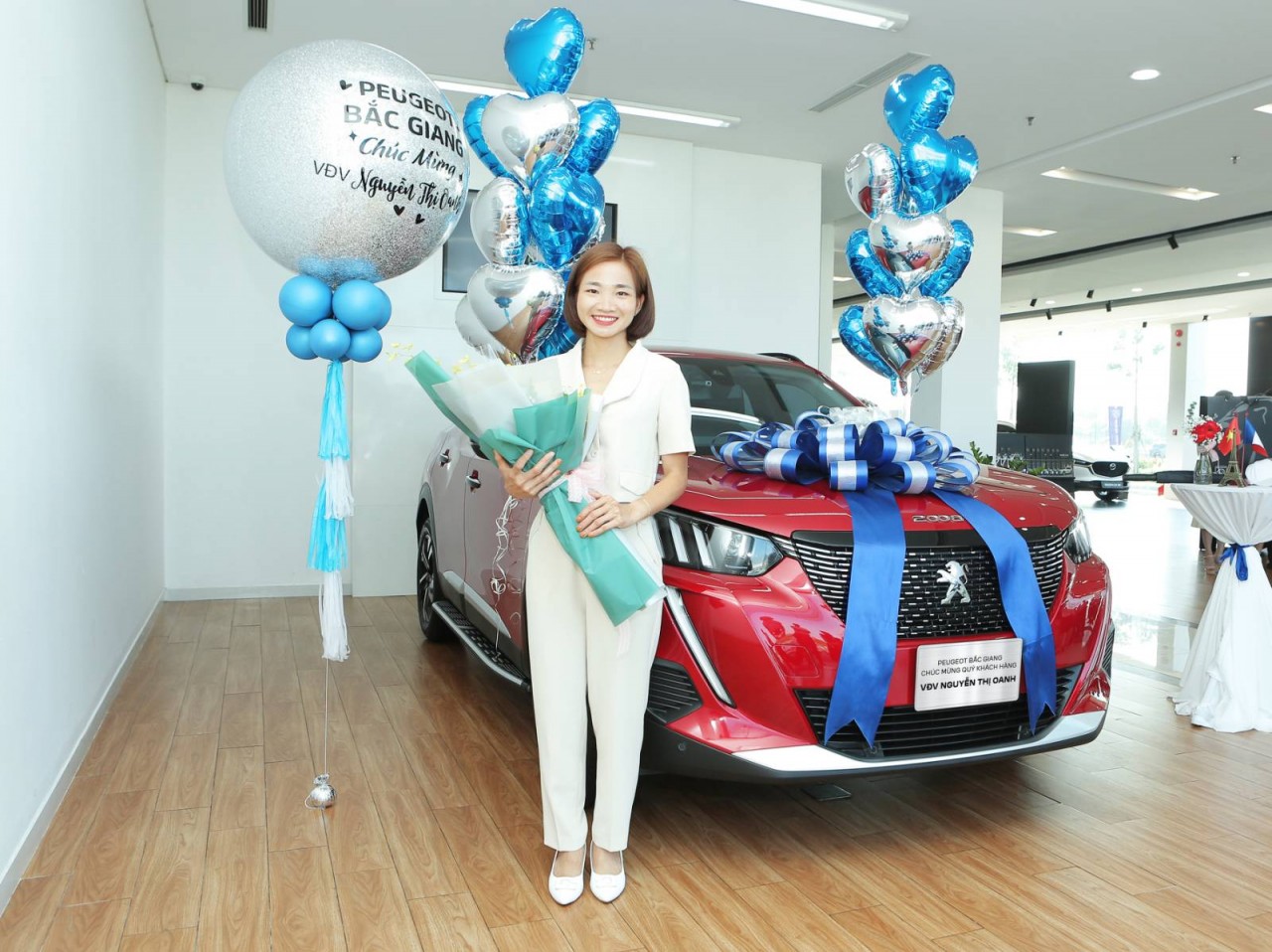 Thaco Auto hoàn tất thủ tục trao tặng Peugeot 2008 cho Nguyễn Thị Oanh Thaco Auto hoàn tất thủ tục trao tặng Peugeot 2008 cho Nguyễn Thị Oanh