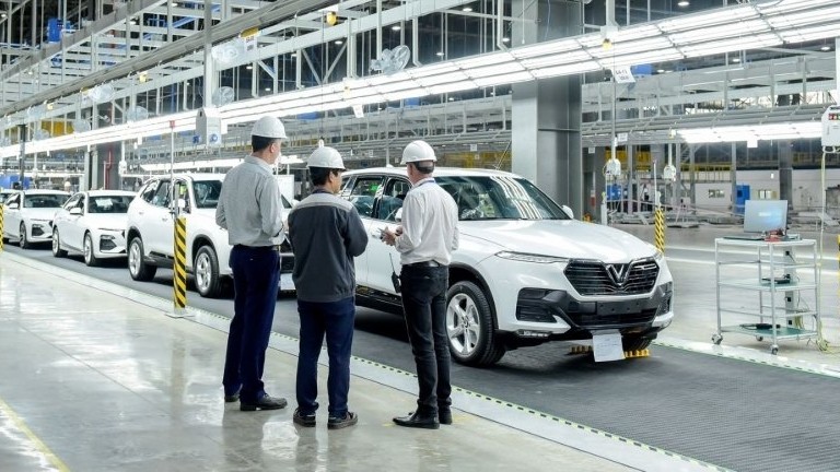 Nhiều địa phương, hiệp hội đề xuất Chính phủ giảm 50% lệ phí trước bạ với xe trong nước