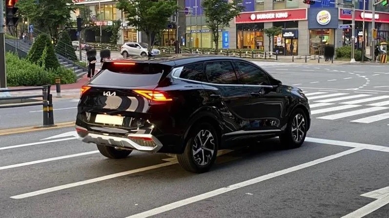 Ảnh thực tế của Kia Sportage 2022 mới ra mắt, đối thủ mới của Honda CR-V Ảnh thực tế của Kia Sportage 2022 mới ra mắt, đối thủ mới của Honda CR-V