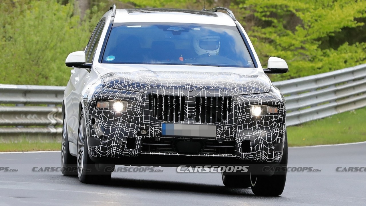 BMW X7 2022 chạy thử trên đường đua, sắp ra mắt