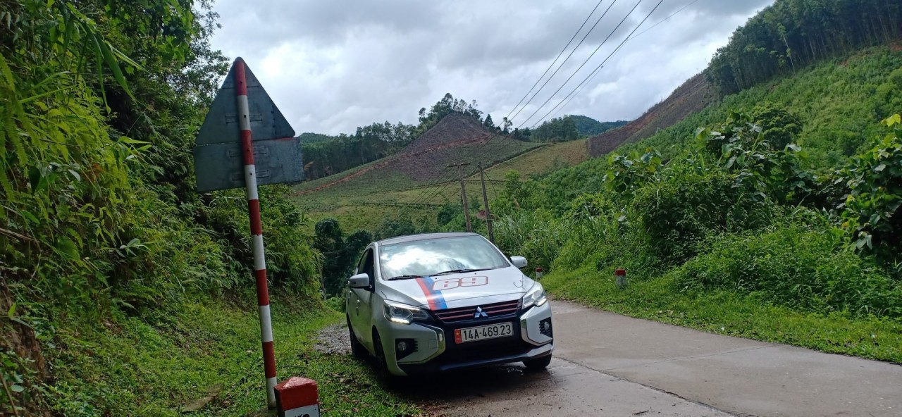Trải nghiệm cung đường phượt cua gắt liên tục với Mitsubishi Attrage Trải nghiệm cung đường phượt cua gắt liên tục với Mitsubishi Attrage