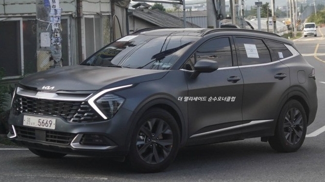 Kia Sportage 2022 lộ diện với màu sơn ngoại thất cực độc, Honda CR-V coi chừng