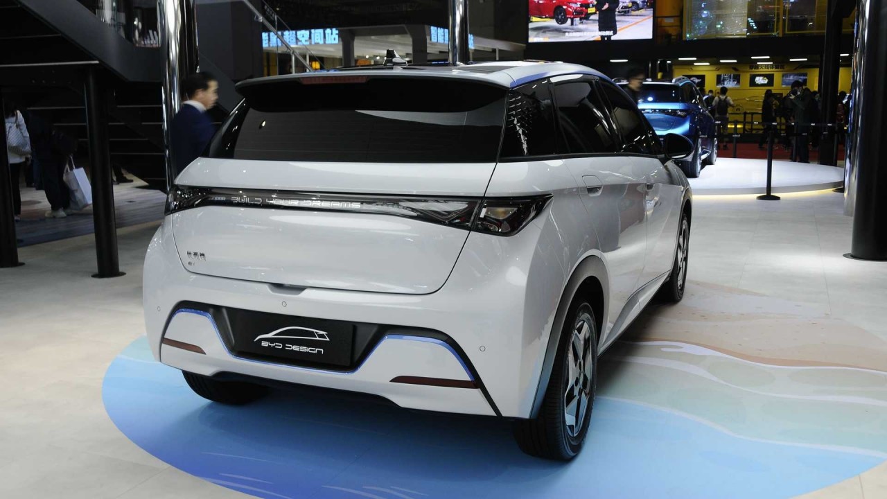 Hãng xe điện Trung Quốc BYD giới thiệu nền tảng xe điện 800V X Dream mới Hãng xe điện Trung Quốc BYD giới thiệu nền tảng xe điện 800V X Dream mới