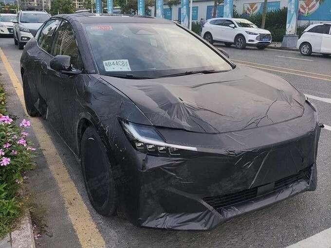 Lộ diện mẫu xe điện Toyota thứ hai