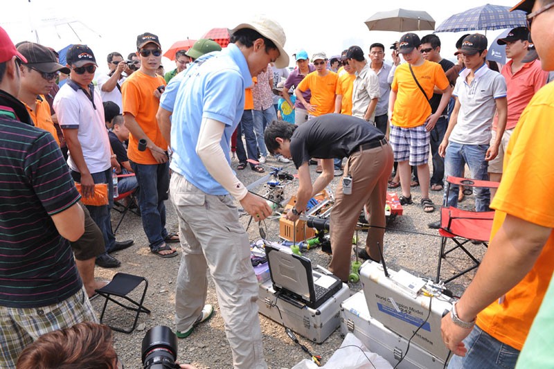 Nhìn lại hai màn xếp xe kỷ lục Otofun từng thực hiện vào năm 2011 và 2016 Nhìn lại hai màn xếp xe kỷ lục Otofun từng thực hiện vào năm 2011 và 2016
