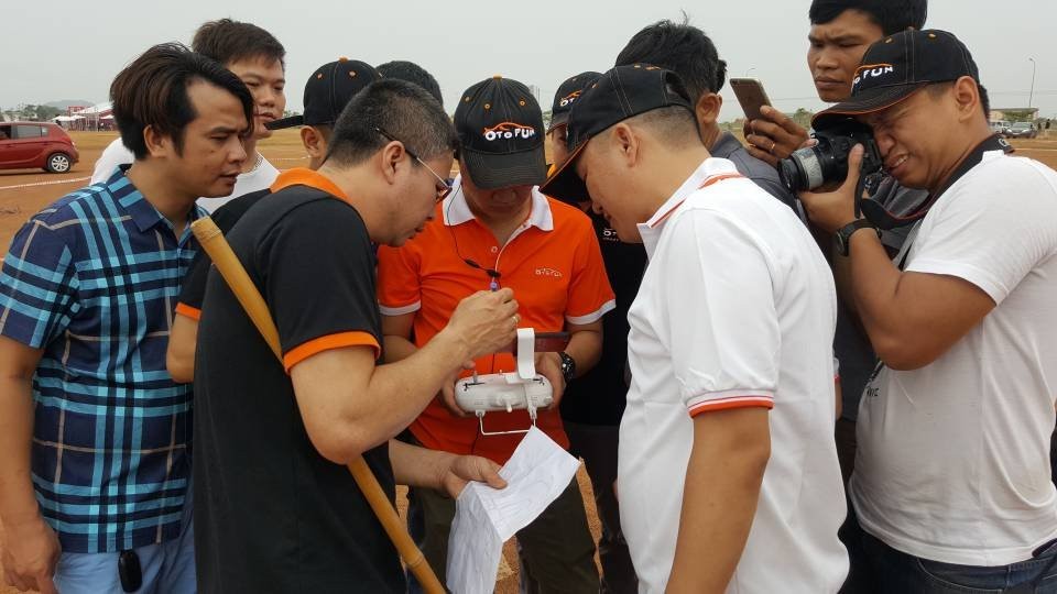 Nhìn lại hai màn xếp xe kỷ lục Otofun từng thực hiện vào năm 2011 và 2016 Nhìn lại hai màn xếp xe kỷ lục Otofun từng thực hiện vào năm 2011 và 2016
