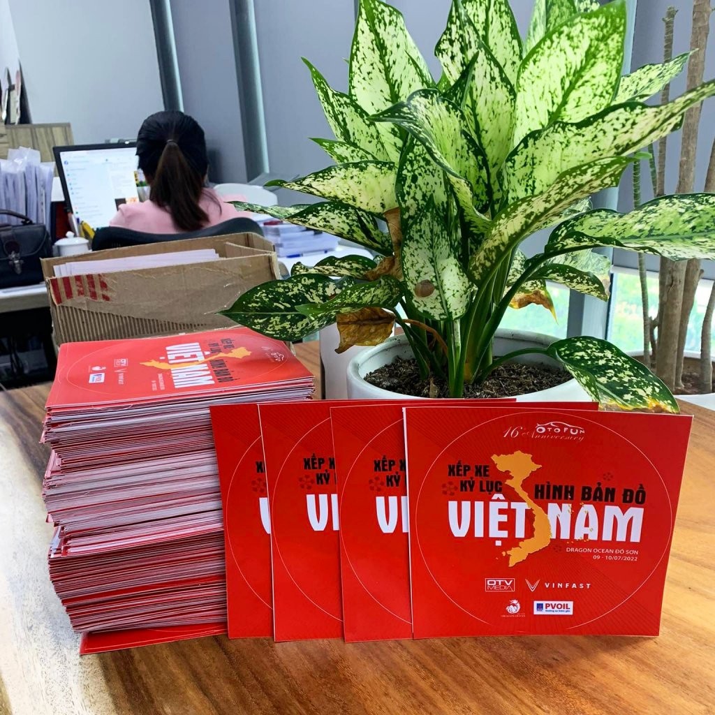 Tặng Decal sự kiện xếp xe kỷ lục hình bản đồ Việt Nam cho thành viên Otofun Tặng Decal sự kiện xếp xe kỷ lục hình bản đồ Việt Nam cho thành viên Otofun