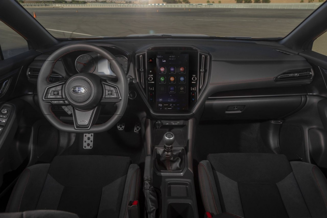 Giá lăn bánh Subaru WRX 2022
