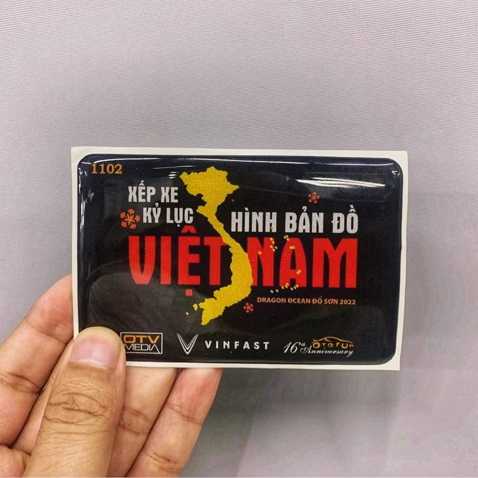 Cận cảnh logo sự kiện Xếp xe kỷ lục hình bản đồ Việt Nam Cận cảnh logo sự kiện Xếp xe kỷ lục hình bản đồ Việt Nam