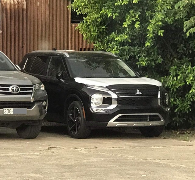 Mitsubishi Outlander 2023 lần đầu xuất hiện ở Việt Nam Mitsubishi Outlander 2023 lần đầu xuất hiện ở Việt Nam