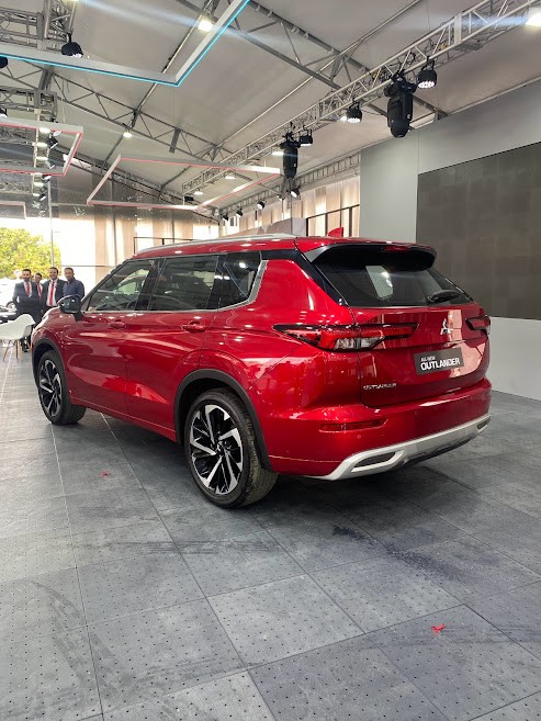 Mitsubishi Outlander 2023 lần đầu xuất hiện ở Việt Nam Mitsubishi Outlander 2023 lần đầu xuất hiện ở Việt Nam