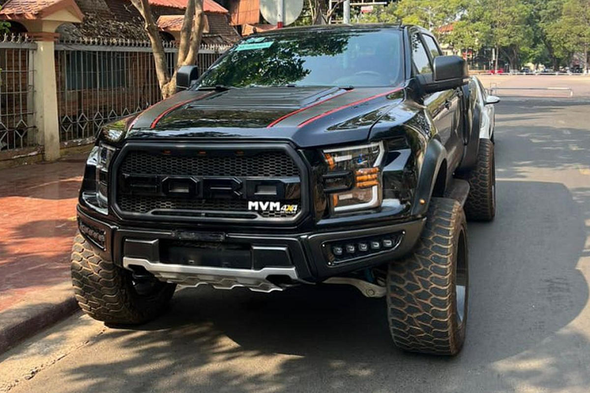 Ford Ranger Raptor bị ngập nước rao bán tới 1,2 tỷ Ford Ranger Raptor bị ngập nước rao bán tới 1,2 tỷ