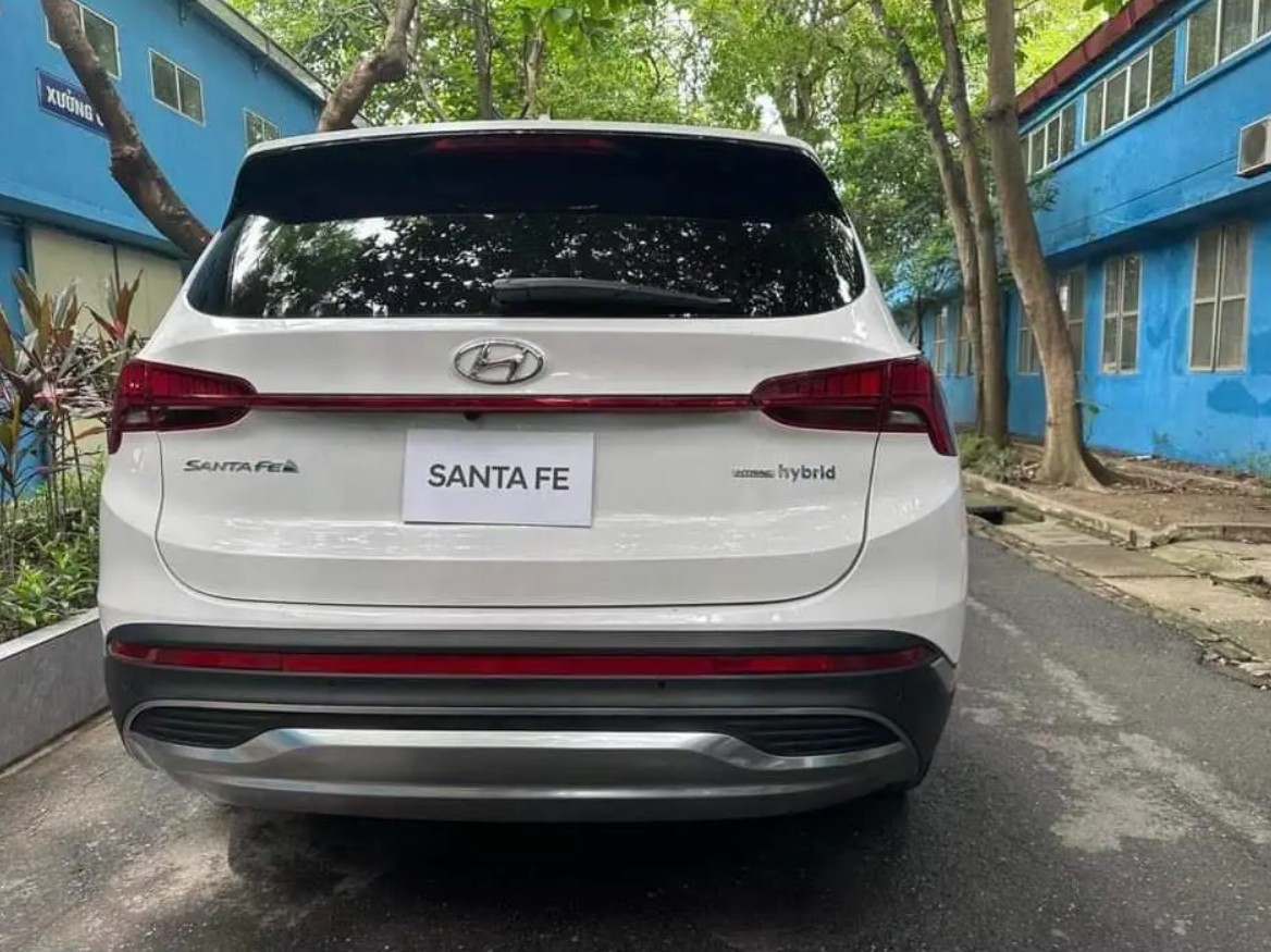 Hyundai Santa Fe hybrid tiếp tục lộ ảnh tại Việt Nam Hyundai Santa Fe hybrid tiếp tục lộ ảnh tại Việt Nam