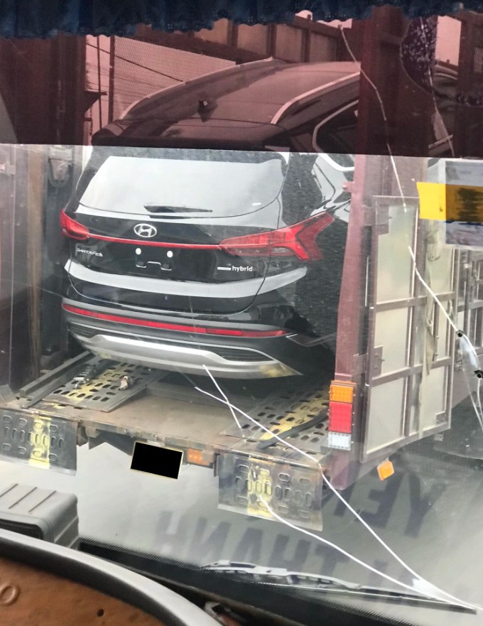 Hyundai Santa Fe hybrid tiếp tục lộ ảnh tại Việt Nam Hyundai Santa Fe hybrid tiếp tục lộ ảnh tại Việt Nam
