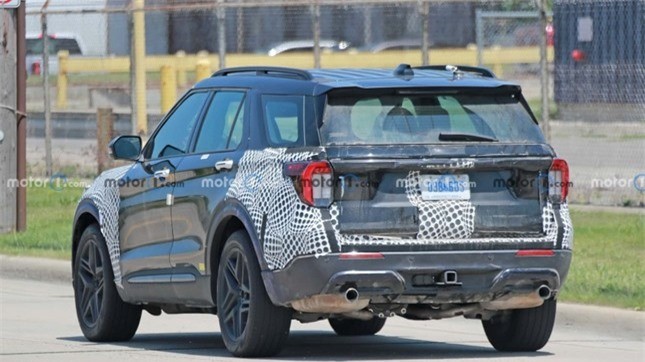 Ford Explorer 2024 chạy thử để chuẩn bị ra mắt, lộ diện nhiều nét tương đồng Territory Ford Explorer 2024 chạy thử để chuẩn bị ra mắt, lộ diện nhiều nét tương đồng Territory