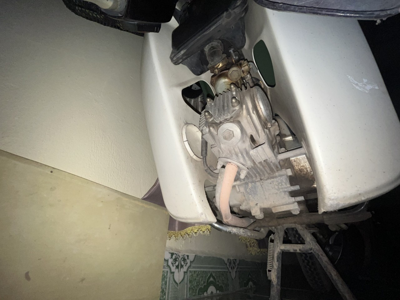 Chủ Honda Super Dream 22 năm tuổi: 'Tôi với xe như hai người bạn tri kỷ' Chủ Honda Super Dream 22 năm tuổi: 'Tôi với xe như hai người bạn tri kỷ'