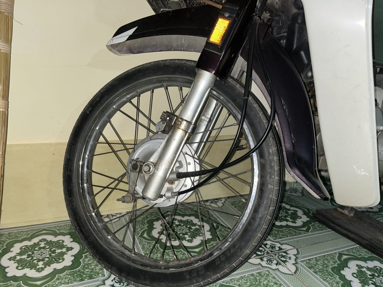 Chủ Honda Super Dream 22 năm tuổi: 'Tôi với xe như hai người bạn tri kỷ' Chủ Honda Super Dream 22 năm tuổi: 'Tôi với xe như hai người bạn tri kỷ'