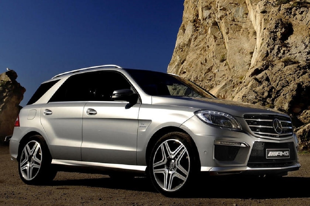 Mercedes-Benz bị kiện vì cửa sổ trời nổ tung khi xe đang di chuyển mercedes benz bi kien vi cua so troi no tung khi xe dang di chuyen