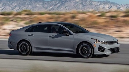 Rò rỉ giá xe Kia K5 2021