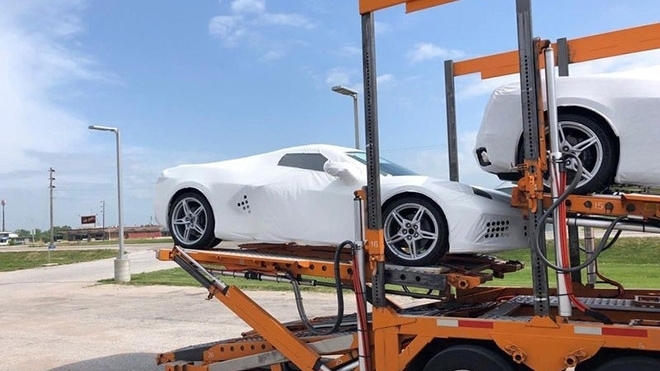 'Xe cơ bắp' Chevrolet Corvette C8 giá 7 tỷ đồng sắp về Việt Nam