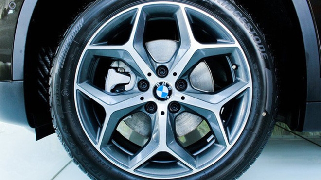 BMW X1 giảm giá 310 triệu, gây áp lực lên các đối thủ trong phân khúc bmw x1 giam gia 310 trieu gay ap luc len cac doi thu trong phan khuc