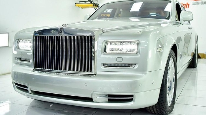 "Soi" Rolls-Royce Phantom II Hadar độc nhất thế giới tại Việt Nam