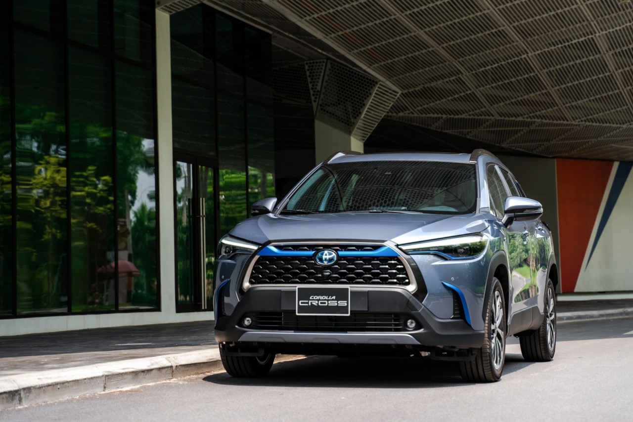 Xe hybrid của Toyota được ưa chuộng vì không cần trạm sạc, dễ sử dụng Xe hybrid của Toyota được ưa chuộng vì không cần trạm sạc, dễ sử dụng