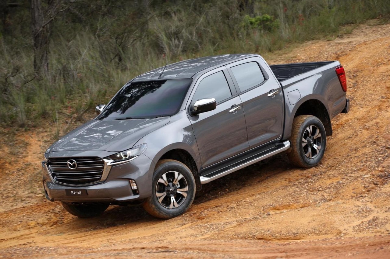 So sánh Mazda BT-50 hoàn toàn mới sắp ra mắt Việt Nam với xe đời cũ So sánh Mazda BT-50 hoàn toàn mới sắp ra mắt Việt Nam với xe đời cũ