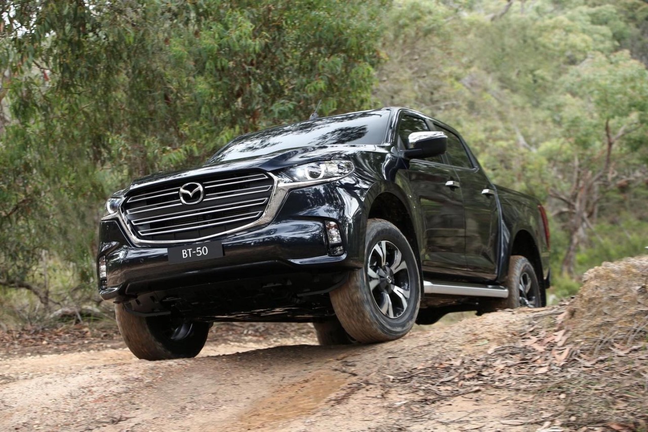 So sánh Mazda BT-50 hoàn toàn mới sắp ra mắt Việt Nam với xe đời cũ So sánh Mazda BT-50 hoàn toàn mới sắp ra mắt Việt Nam với xe đời cũ