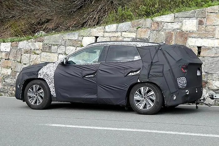 Hyundai Tucson 2024 chạy thử nghiệm, chuẩn bị ra mắt bản nâng cấp giữa vòng đời Hyundai Tucson 2024 chạy thử nghiệm, chuẩn bị ra mắt bản nâng cấp giữa vòng đời