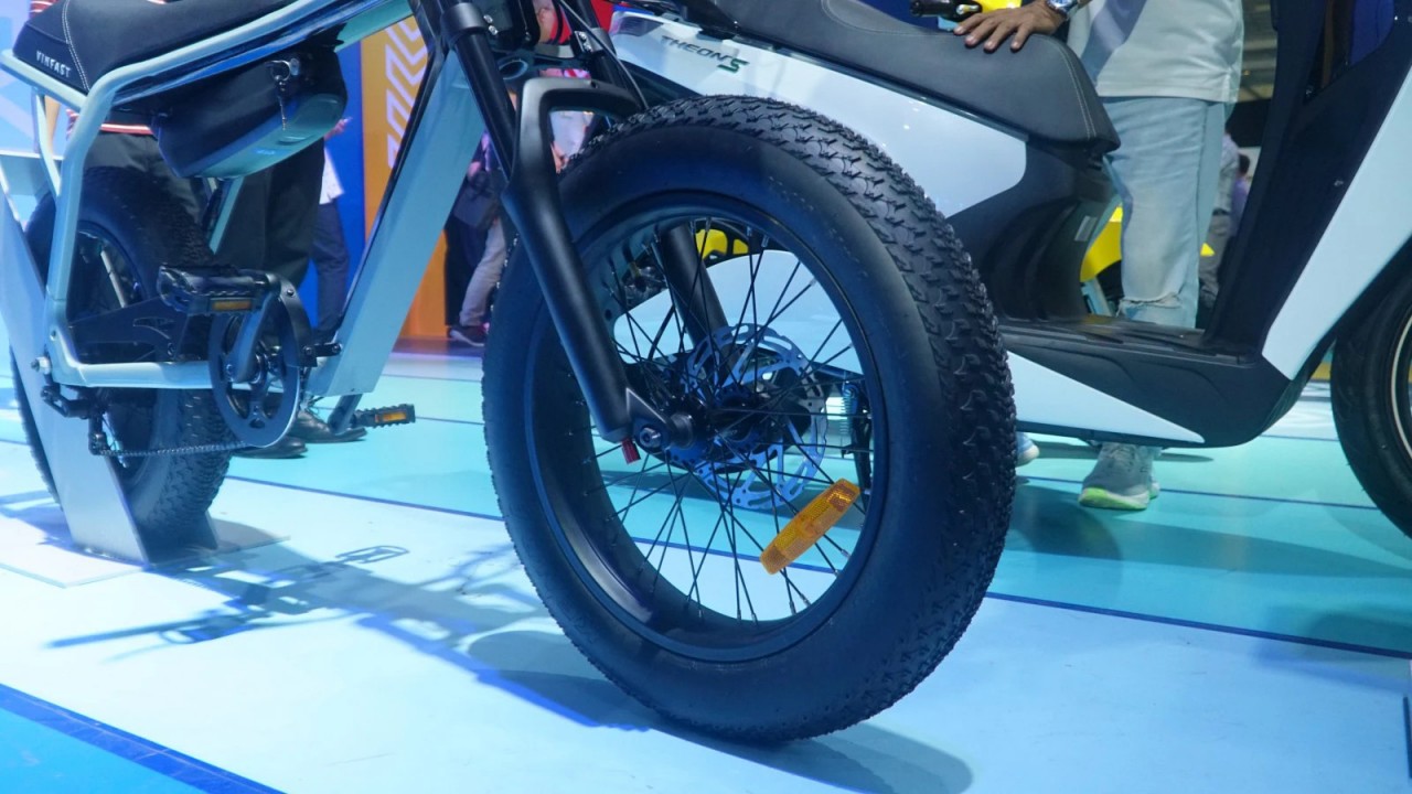 Chiêm ngưỡng xe đạp trợ lực điện VinFast vừa ra mắt với tốc độ 32 km/h, pin có thể tháo rời Chiêm ngưỡng xe đạp trợ lực điện VinFast vừa ra mắt với tốc độ 32 km/h, pin có thể tháo rời
