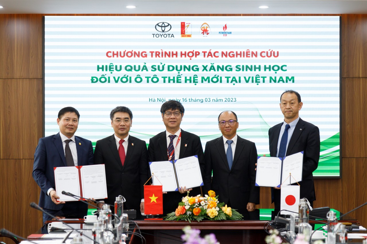 Vượt bão khủng hoảng, Toyota giữ vững ngôi vương thị trường xe du lịch trong 6 tháng đầu năm 2023 Vượt bão khủng hoảng, Toyota giữ vững ngôi vương thị trường xe du lịch trong 6 tháng đầu năm 2023