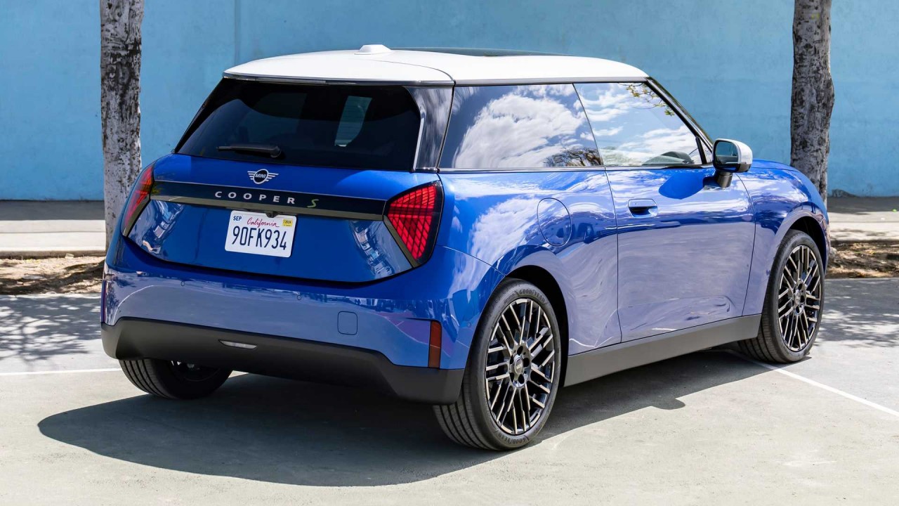 Nội thất Mini Cooper EV 2024 gây ấn tượng với vẻ độc lạ Nội thất Mini Cooper EV 2024 gây ấn tượng với vẻ độc lạ