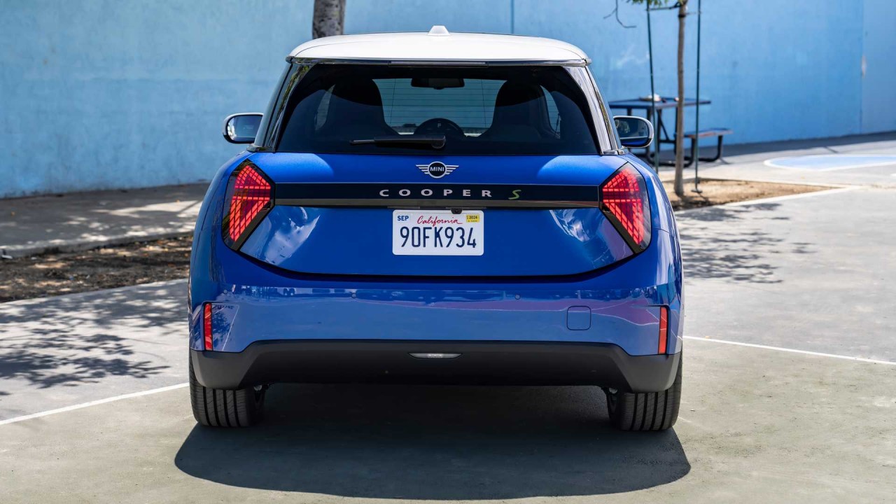 Nội thất Mini Cooper EV 2024 gây ấn tượng với vẻ độc lạ Nội thất Mini Cooper EV 2024 gây ấn tượng với vẻ độc lạ