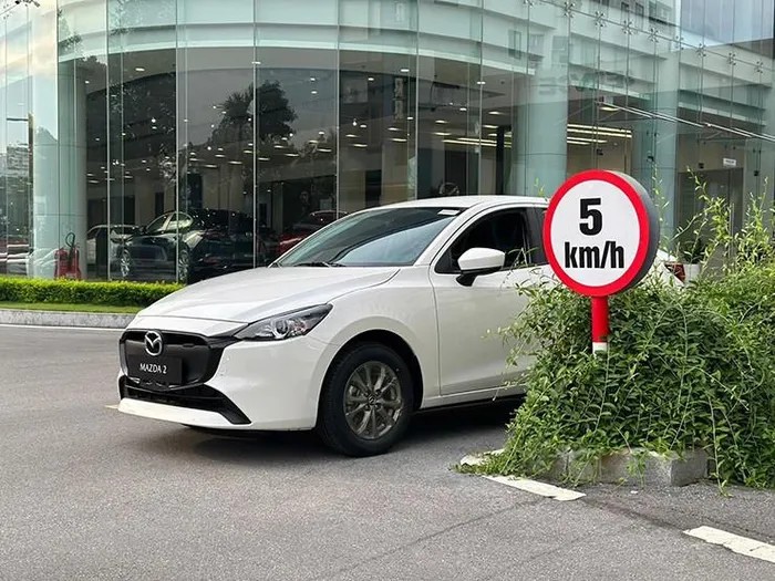 Lộ trang bị mới của Mazda 2 2023 bản tiêu chuẩn sắp ra mắt tại Việt Nam