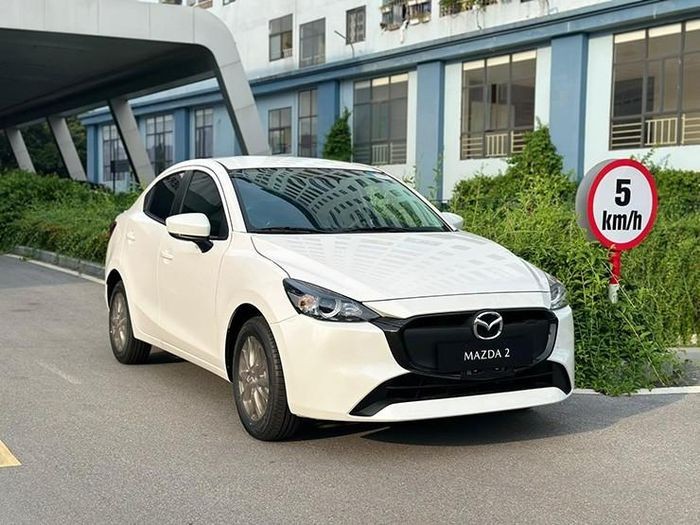 Lộ trang bị mới của Mazda 2 2023 bản tiêu chuẩn sắp ra mắt tại Việt Nam