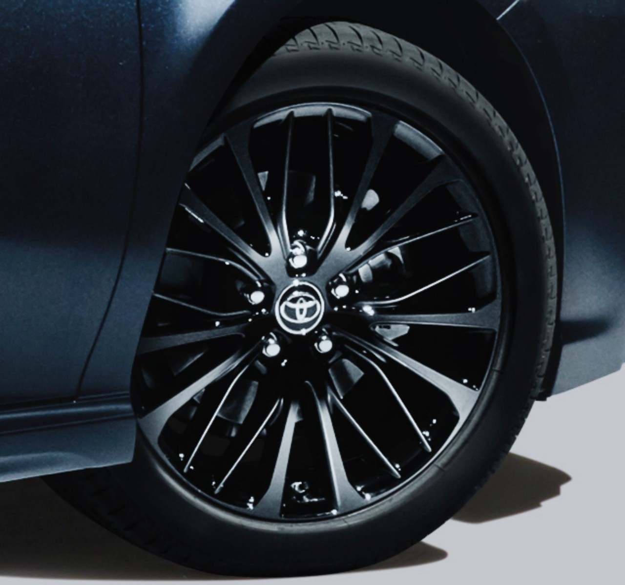 Toyota giới thiệu Camry phiên bản kỷ niệm 40 năm toyota camry phien ban ky niem 40 nam