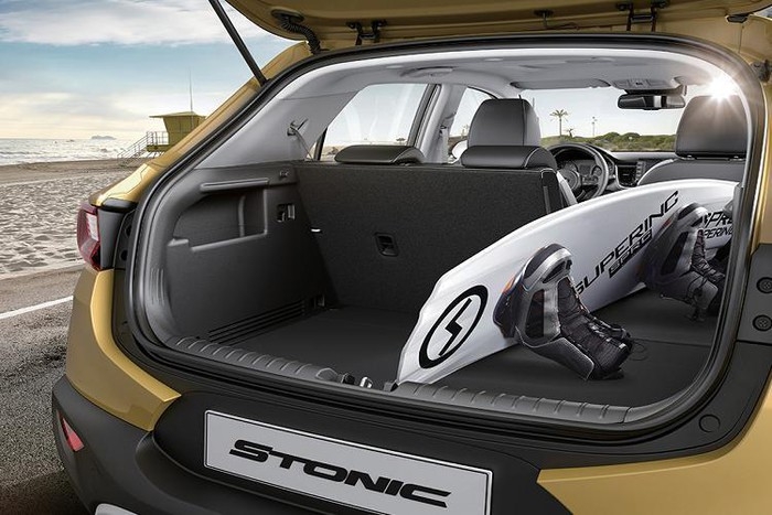 Kia Stonic 2021 mild hybrid, giá rẻ chính thức trình làng kia stonic 2021 mild hybrid gia re chinh thuc trinh lang