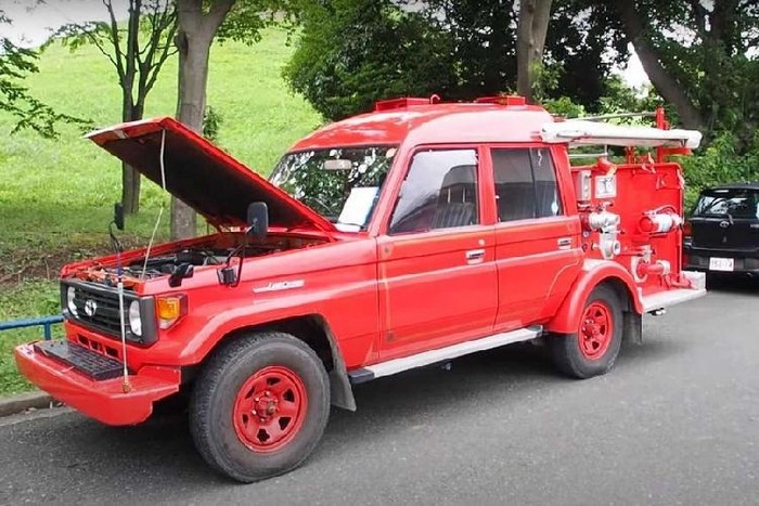 Khó tin nhưng thật: Toyota Land Cruiser làm xe cứu hỏa tại Nhật kho tin nhung that toyota land cruiser lam xe cuu hoa tai nhat