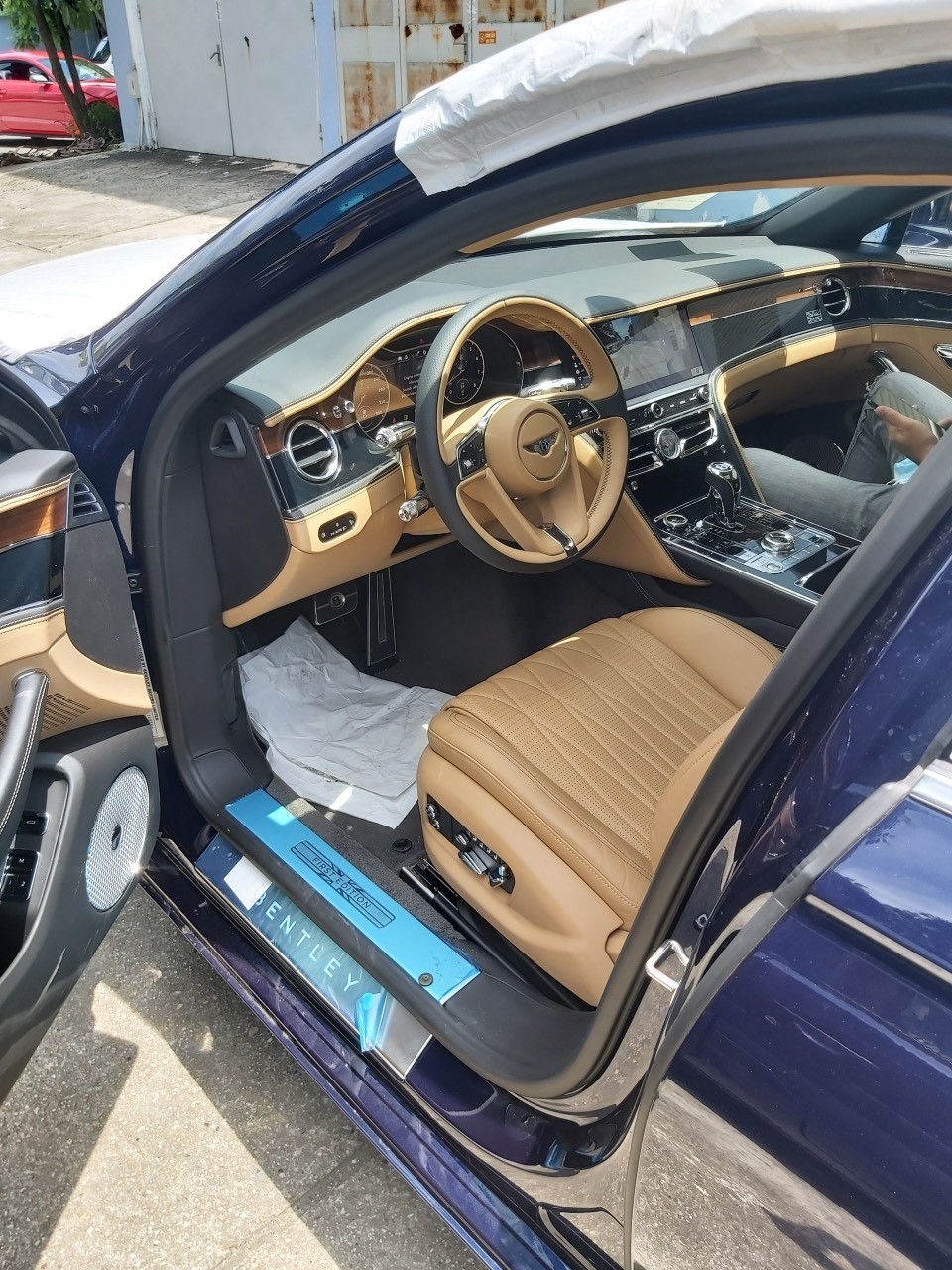 Bentley Flying Spur First Edition 2020 hơn 30 tỷ về Việt Nam bentley flying spur first edition 2020 hon 30 ty ve viet nam
