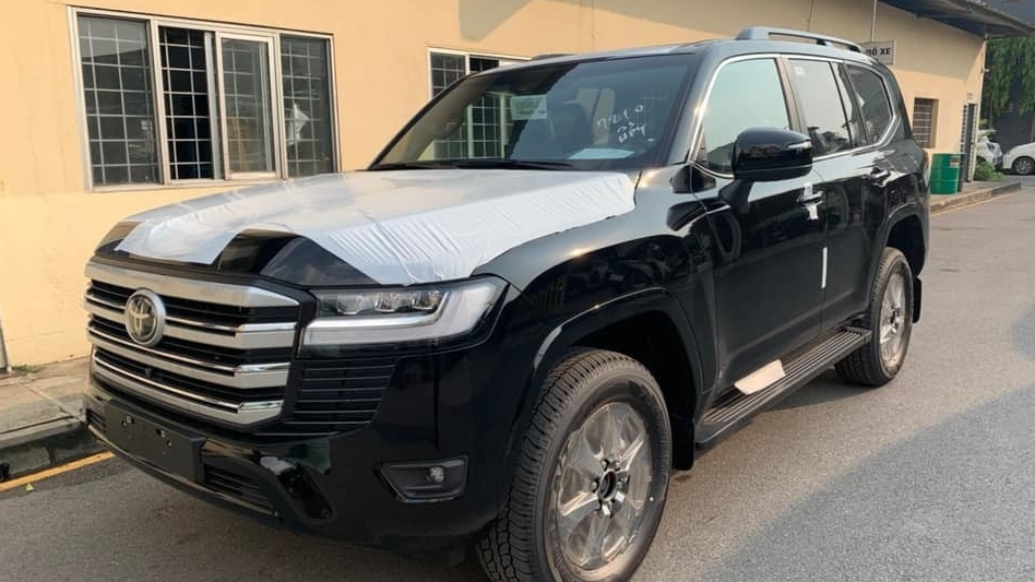 Ngắm chiếc Toyota Land Cruiser 2022 đầu tiên về Việt Nam