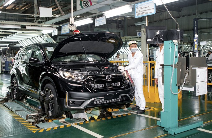 Chính phủ xem xét giảm 50% lệ phí trước bạ cho ô tô nội địa