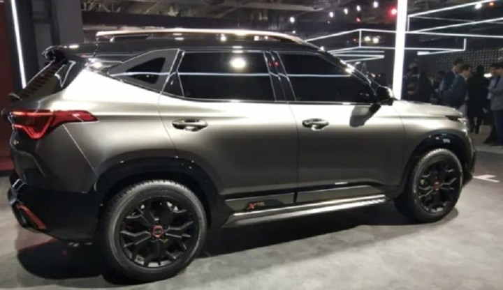 Kia Seltos X Line 2021 lộ ảnh trước giờ ra mắt