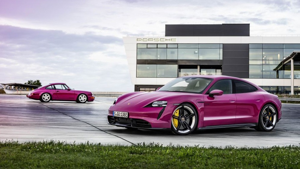 Porsche Taycan 2022 mới ra mắt lần đầu tiên được trang bị tính năng hỗ trợ đỗ xe tự động Porsche Taycan 2022 mới ra mắt lần đầu tiên được trang bị tính năng hỗ trợ đỗ xe tự động