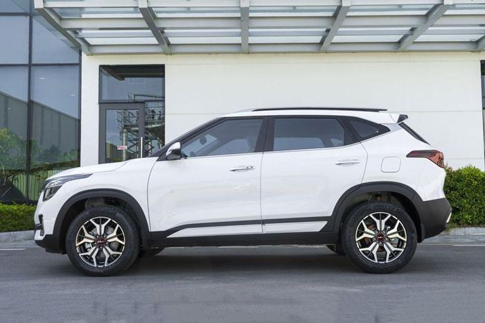 Kia Seltos 2021 bản nâng cấp vừa ra mắt Việt Nam có giá từ 615 triệu đồng Kia Seltos 2021 bản nâng cấp vừa ra mắt Việt Nam có giá từ 615 triệu đồng