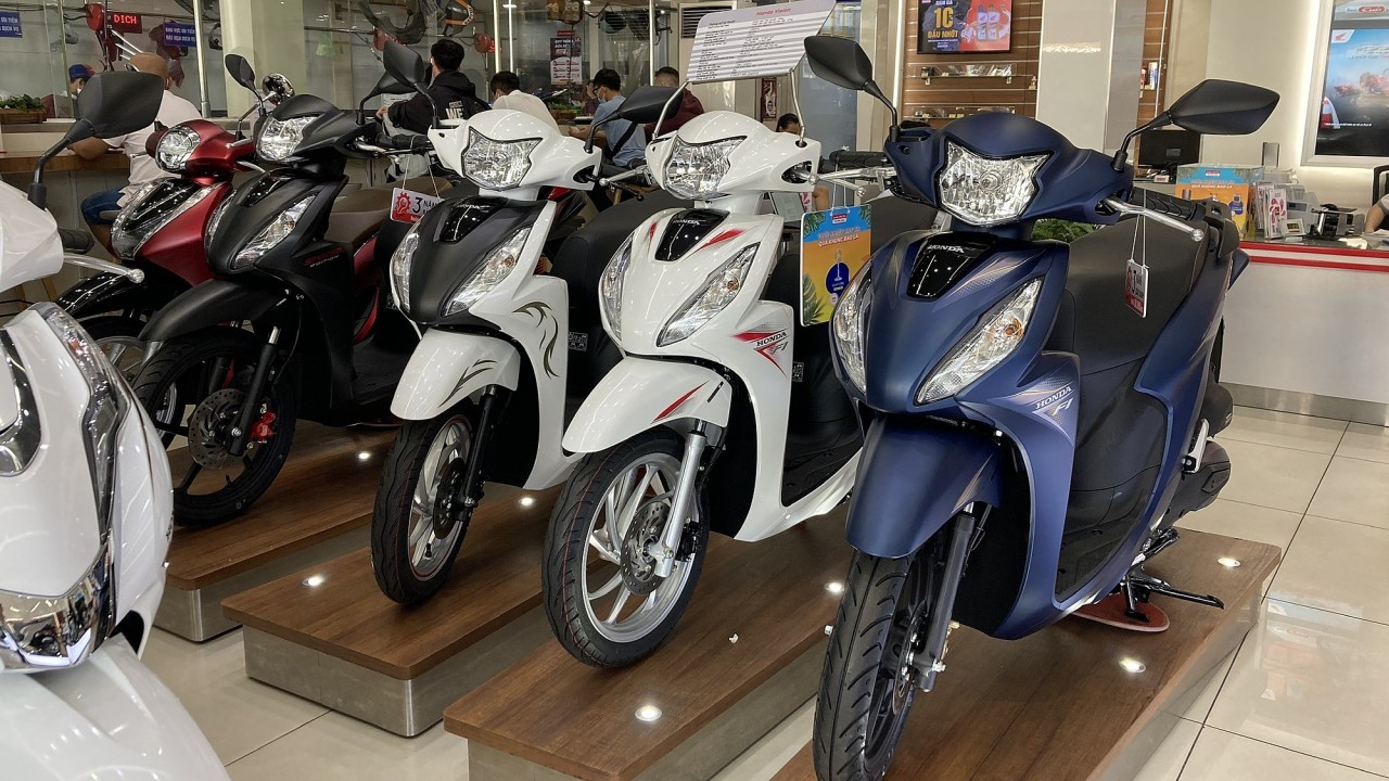 Biến động giá mạnh, Honda Vision vẫn là mẫu xe máy bán chạy nhất hãng năm 2022